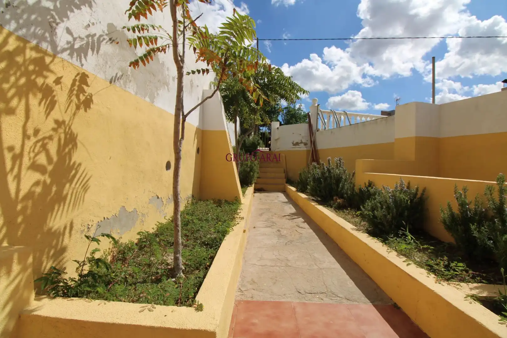 Vista exterior de Casa o xalet en venda en Alicante / Alacant amb Aire condicionat, Calefacció i Jardí privat
