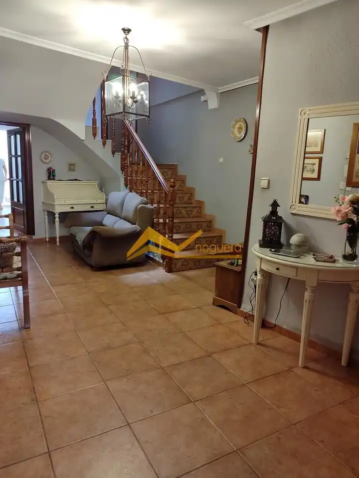 Casa amb terrassa en venda a canovas del castillo, imagen 4