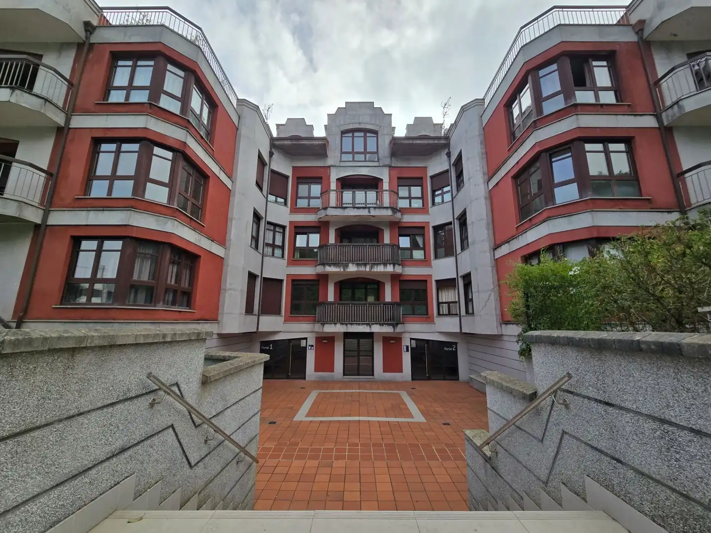 Vista exterior de Piso en venta en Llanes con Calefacción, Terraza y Trastero