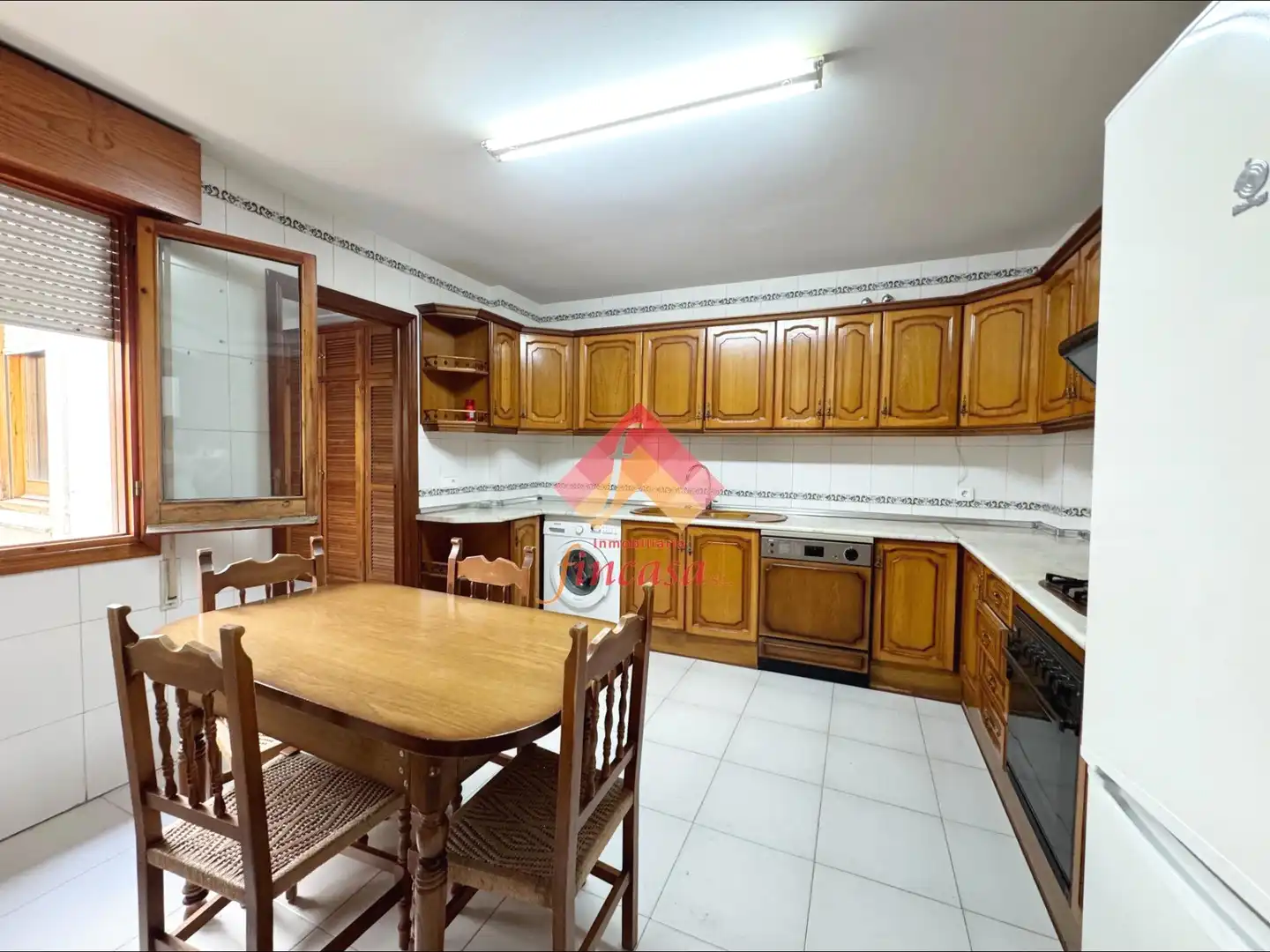 Cocina de Piso en venta en Ronda con Calefacción, Trastero y Amueblado