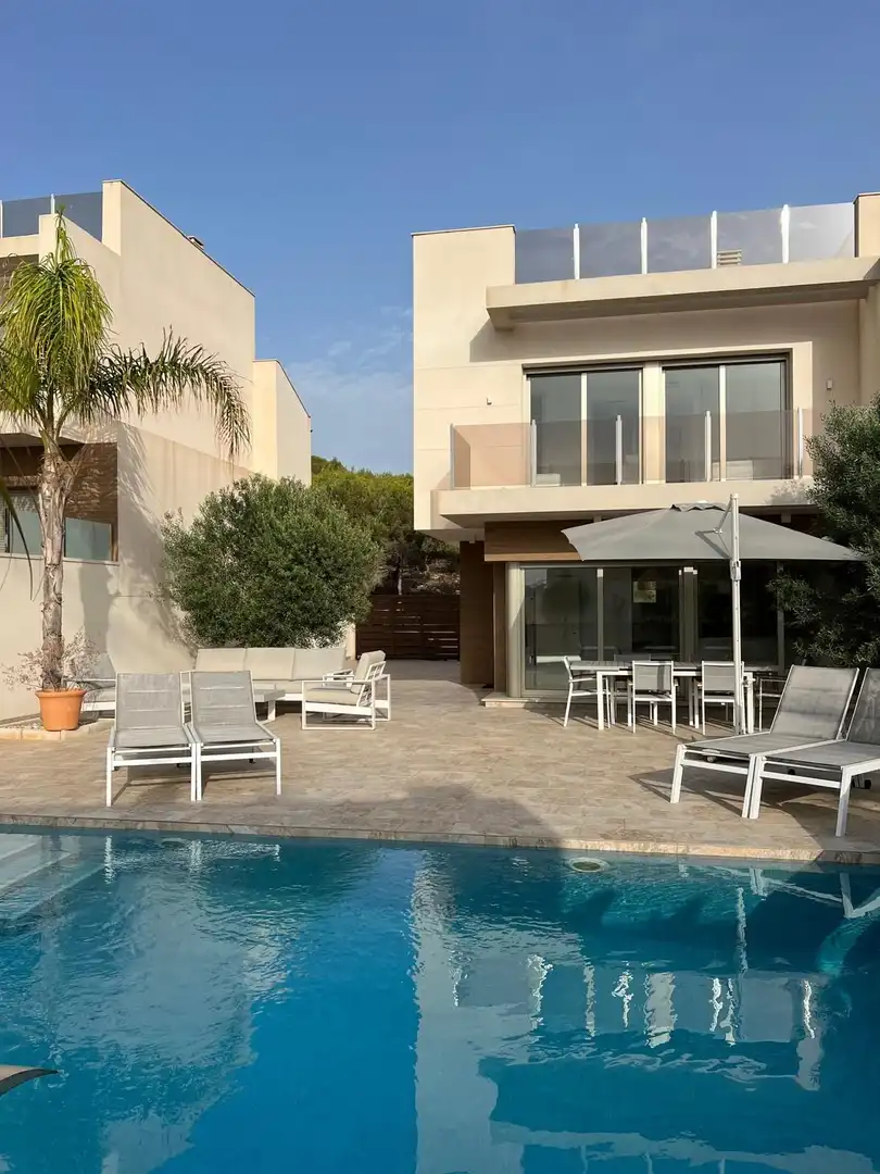 Terraza de Casa o chalet de alquiler en San Miguel de Salinas con Aire acondicionado, Calefacción y Jardín privado