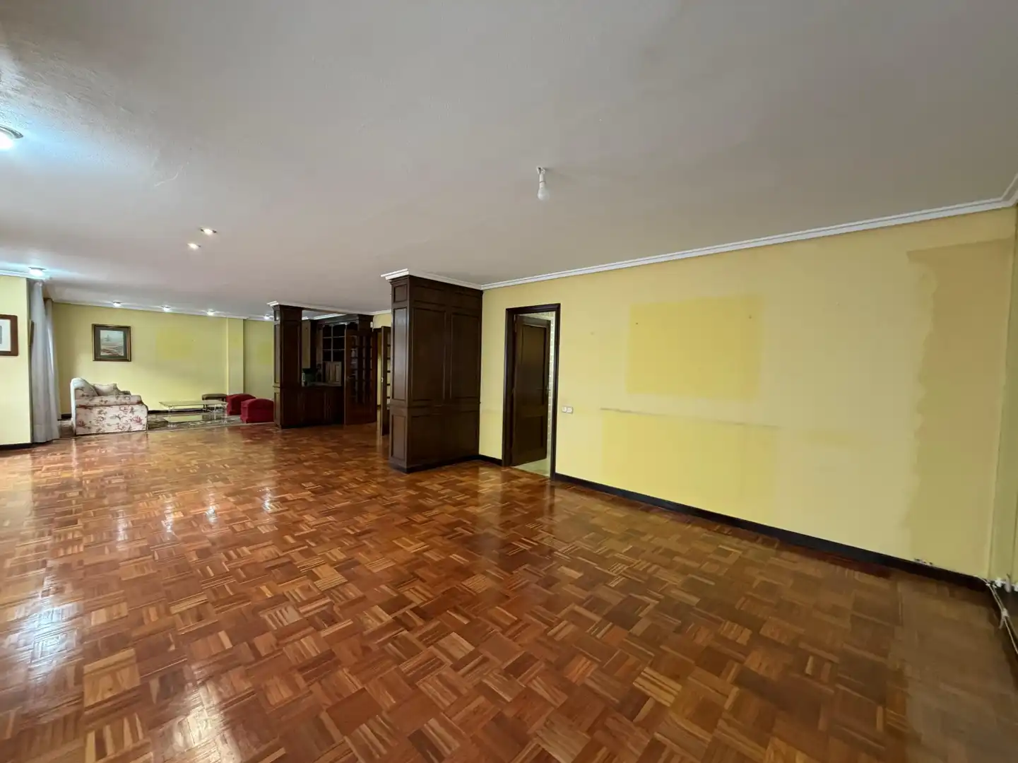 Piso en venta en Avilés con Calefacción, Parquet y Terraza