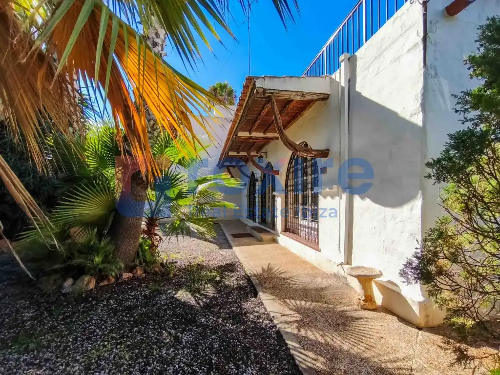 Vista exterior de Casa o xalet en venda en Eivissa amb Aire condicionat, Jardí privat i Terrassa