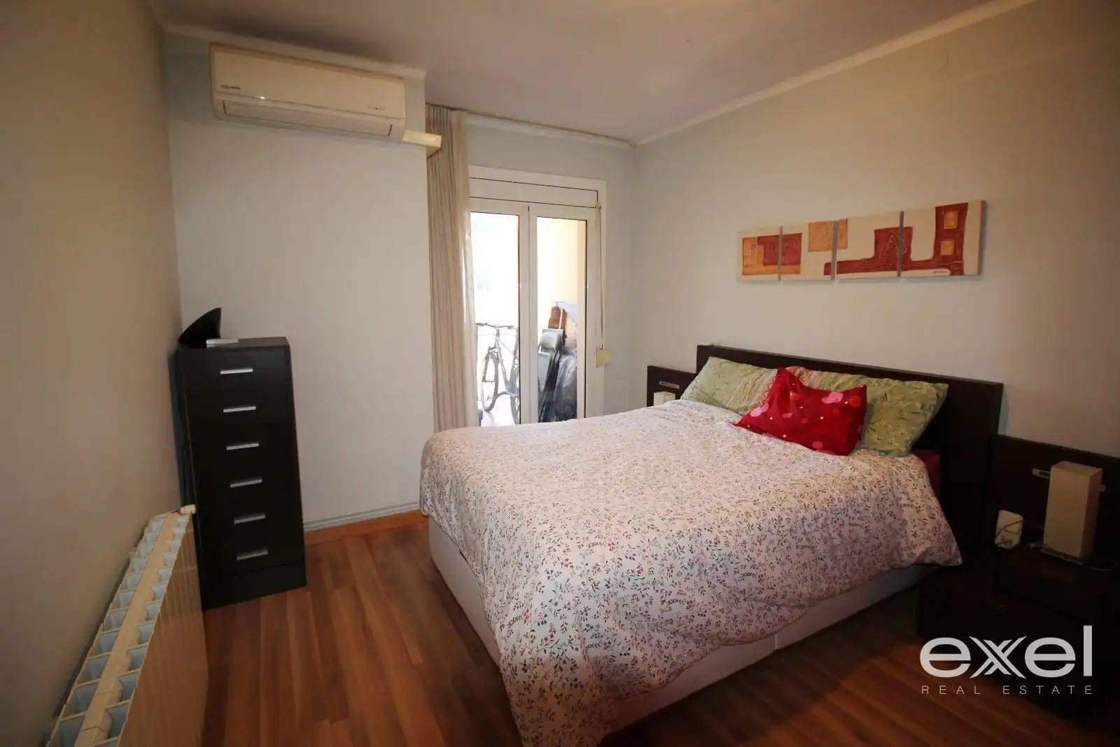 Habitación de Ático en venta en Sant Joan Despí con Aire acondicionado, Calefacción y Parquet