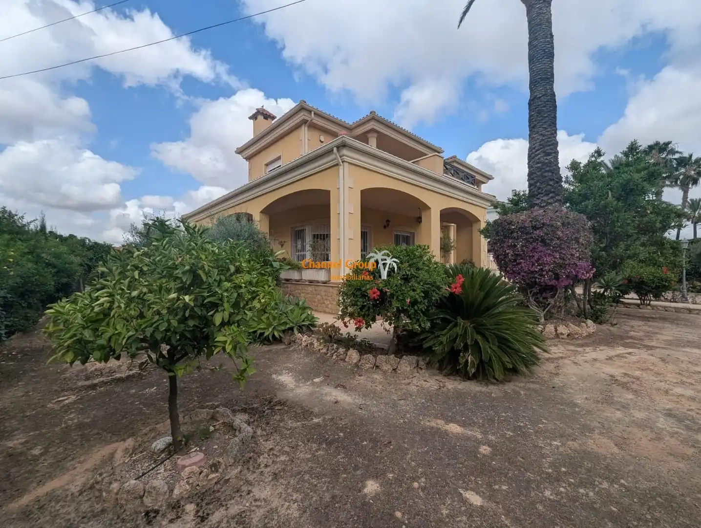 Vista exterior de Casa o chalet en venta en Elche / Elx con Aire acondicionado, Jardín privado y Balcón