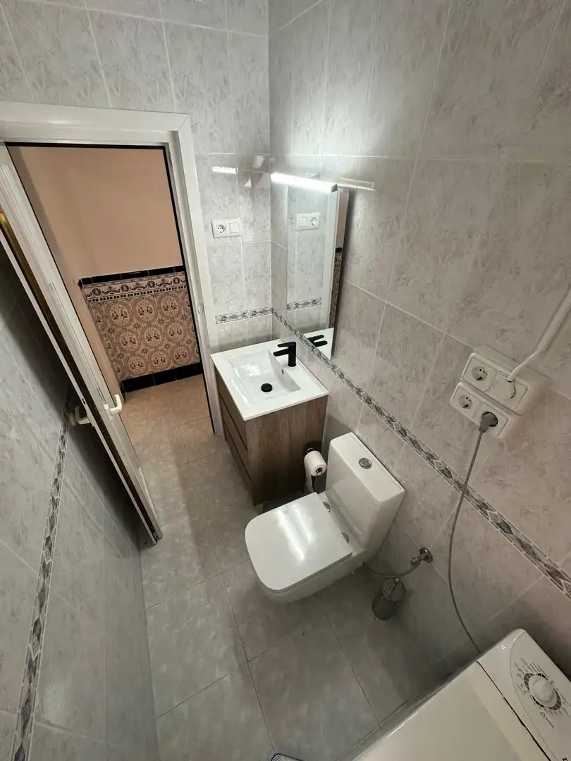 Baño de Dúplex de alquiler en Cartagena con Calefacción, Terraza y Amueblado