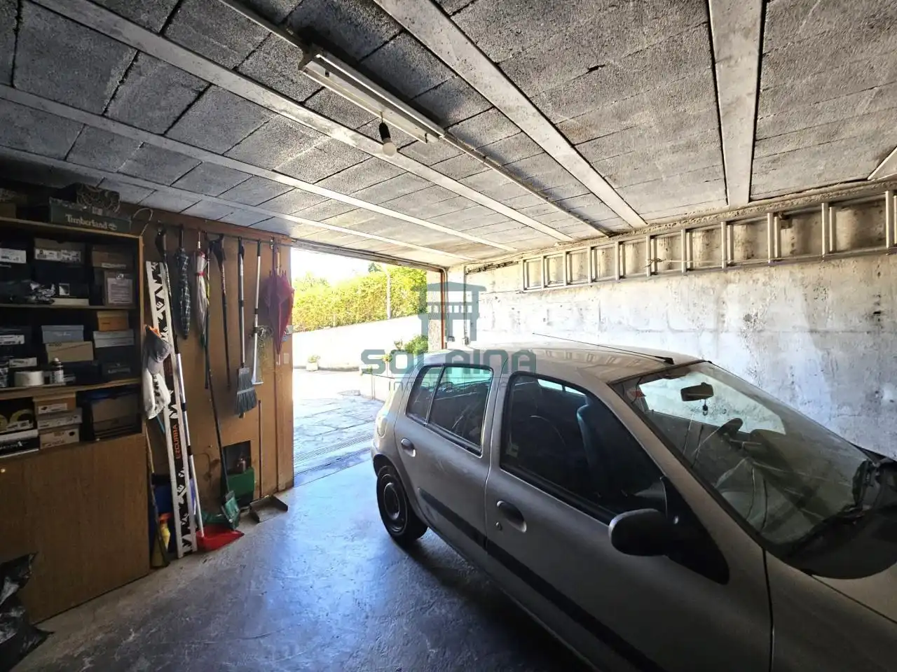 Aparcament de Casa o xalet en venda en Ourense Capital  amb Calefacció i Jardí privat
