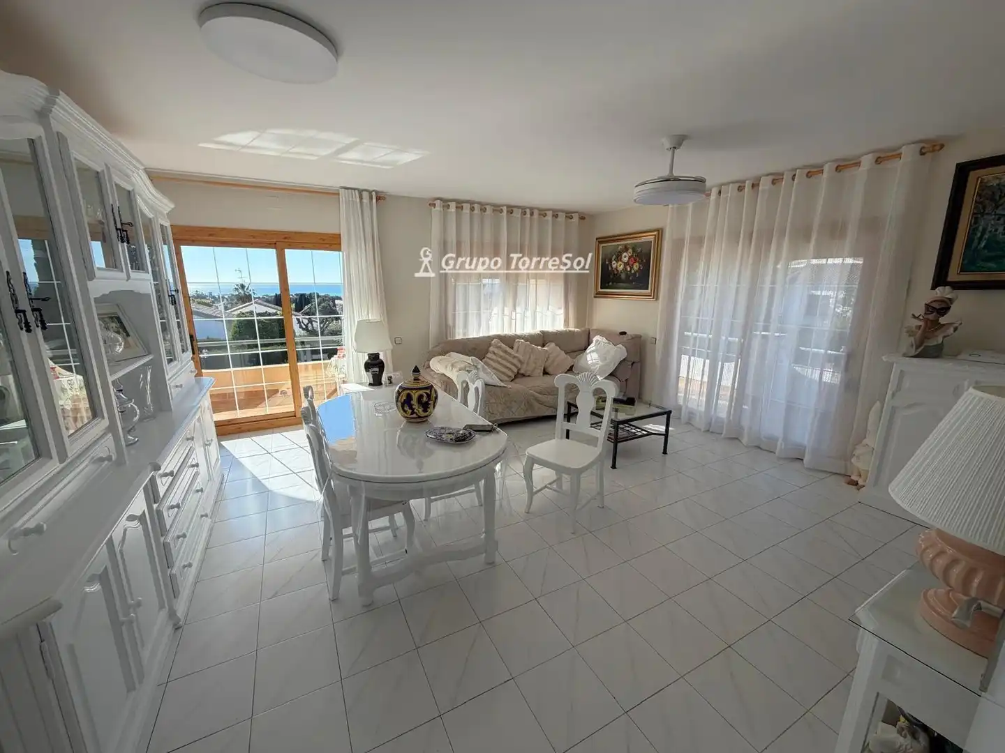 Sala de estar de Casa o chalet en venta en El Vendrell con Calefacción, Terraza y Piscina