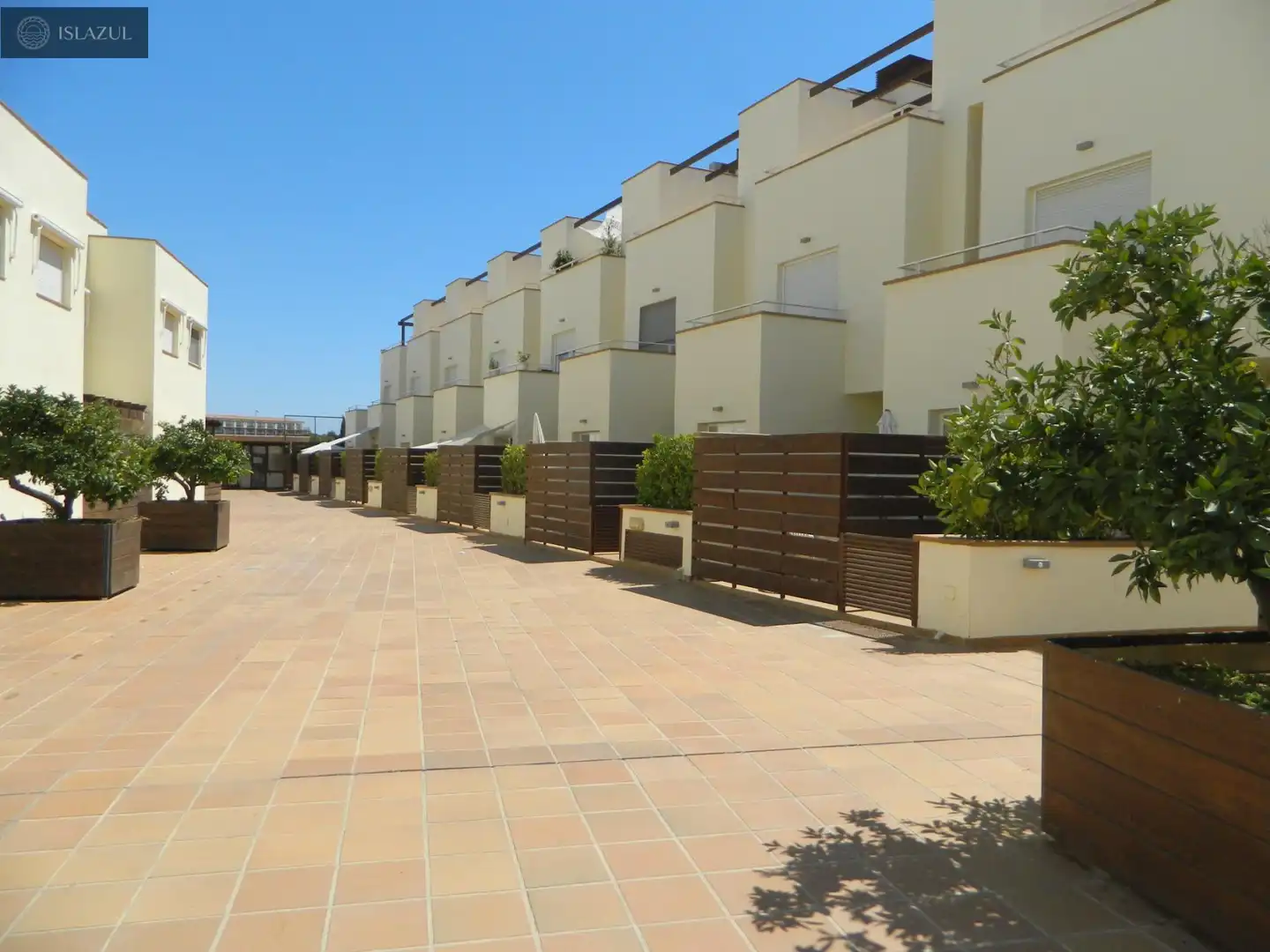 Terrassa de Casa adosada en venda en Isla Cristina amb Aire condicionat, Calefacció i Jardí privat