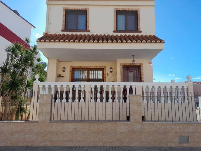 Casa-chalet en Venta en Sueca ciudad