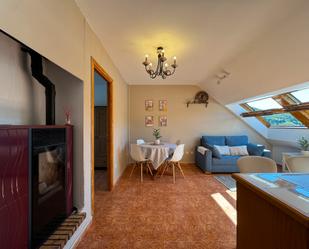 Wohnzimmer von Dachboden zum verkauf in Castiello de Jaca mit Heizung, Abstellraum und Möbliert