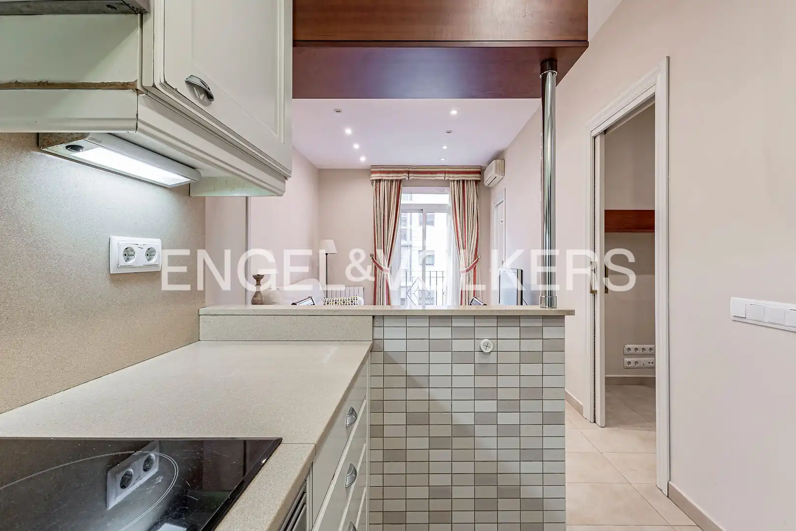 Cocina de Piso de alquiler en Barcelona con Aire acondicionado, Calefacción y Amueblado