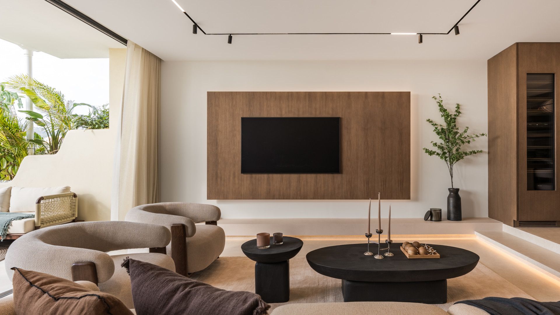 Wohnzimmer von Einfamilien-Reihenhaus zum Verkauf in Marbella mit Klimaanlage, Privatgarten und Terrasse