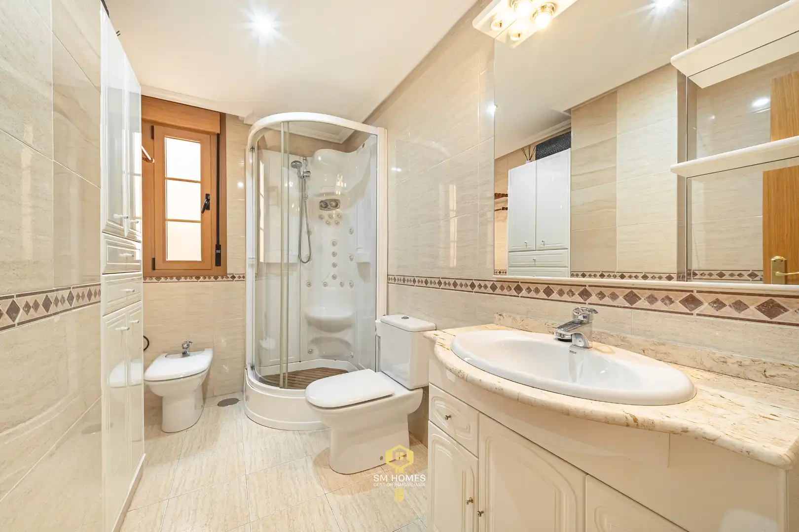 Badezimmer von Wohnung zum Verkauf in Coslada mit Klimaanlage, Abstellraum und Ofen