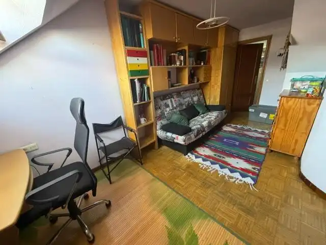 Dormitori de Dúplex en venda en León Capital  amb Calefacció i Parquet