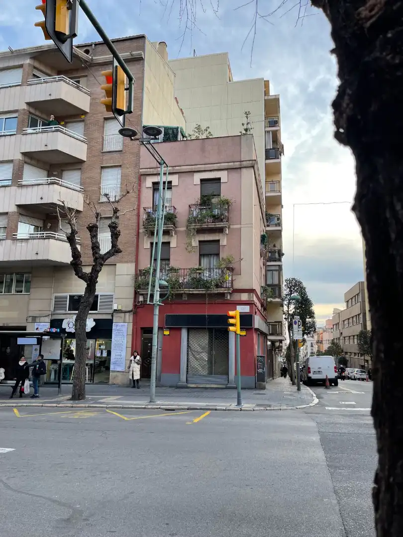 Vista exterior de Edifici en venda en Tarragona amb Alarma
