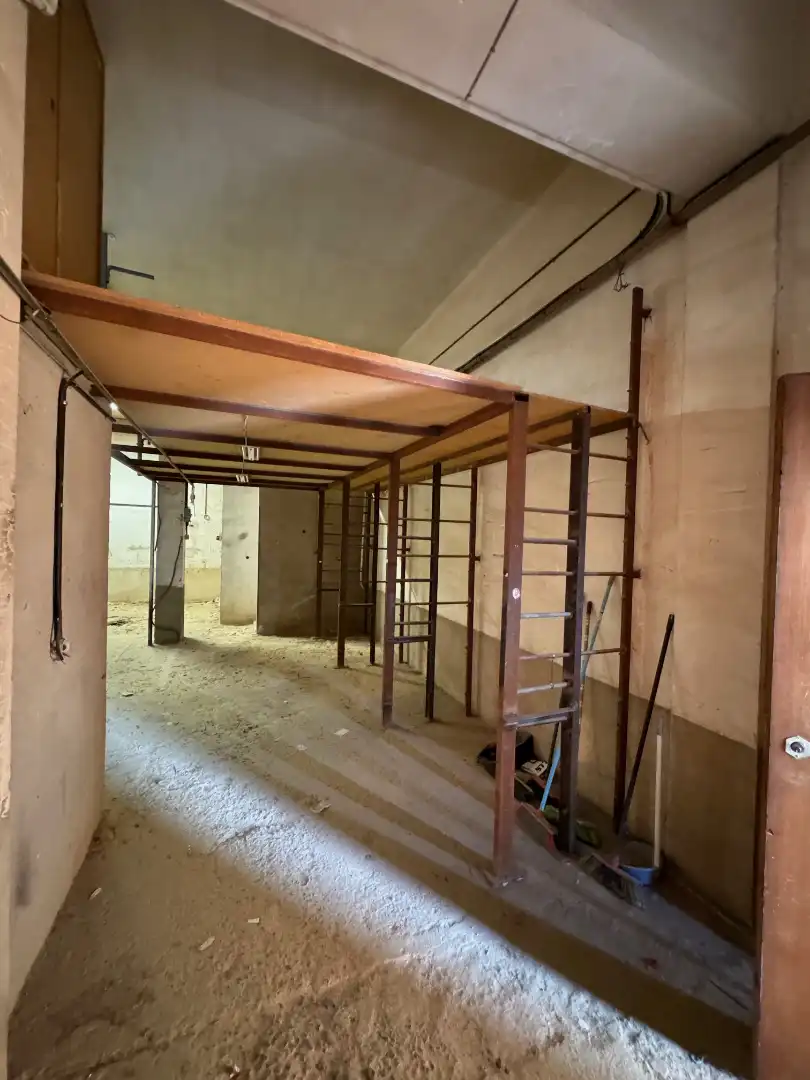Gewerbefläche zum Verkauf in Carrer Abat Llort 6, imagen 3