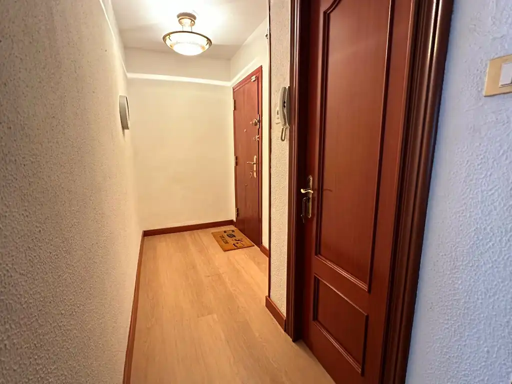 Piso en venta en Gijón  con Parquet, Amueblado y Lavadora