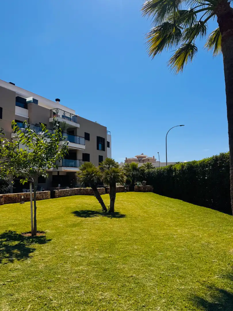 Vista exterior de Planta baja en venta en Sant Llorenç des Cardassar con Aire acondicionado, Jardín privado y Amueblado