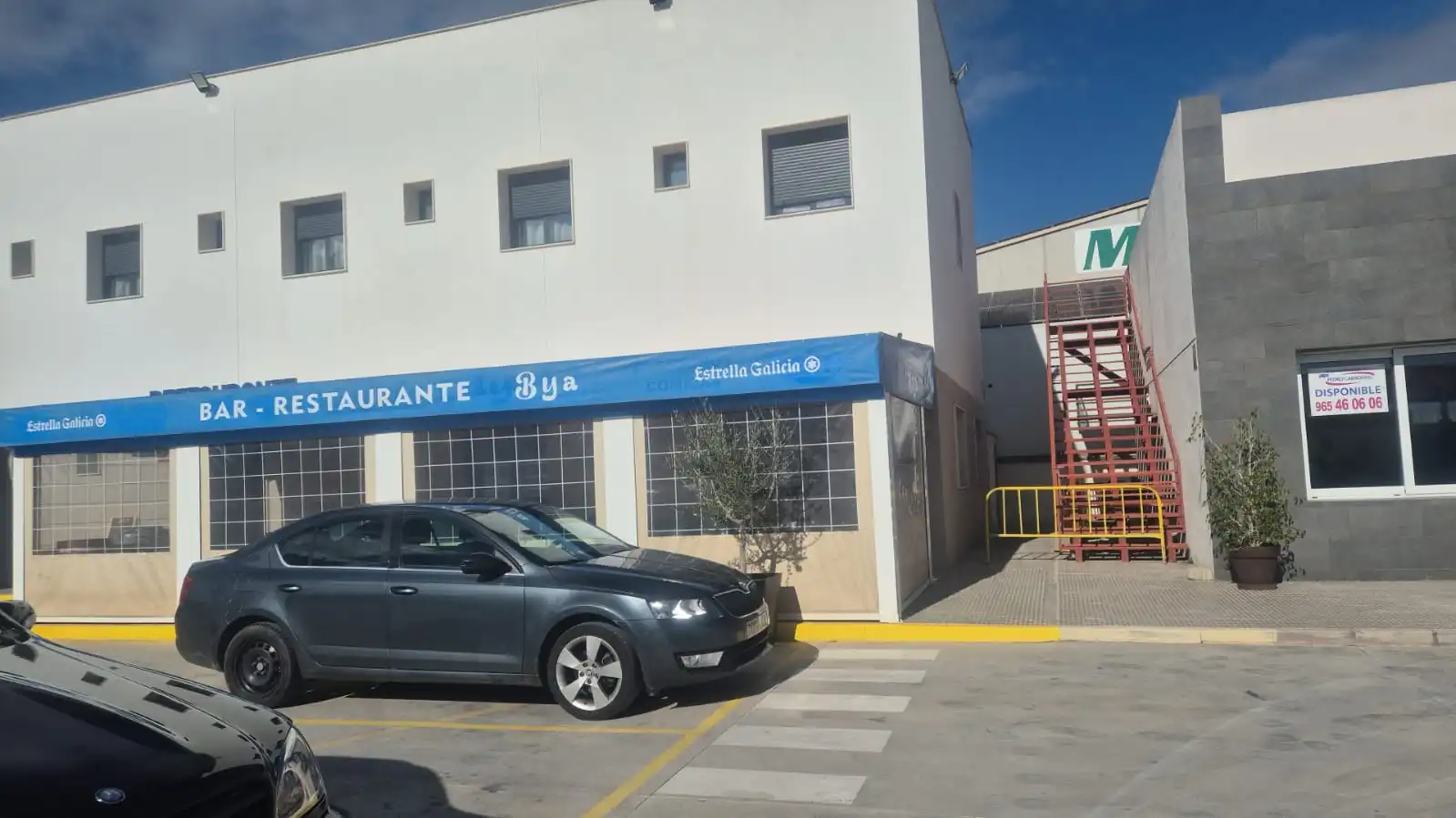 Local de alquiler en Granja de Rocamora con Parquet