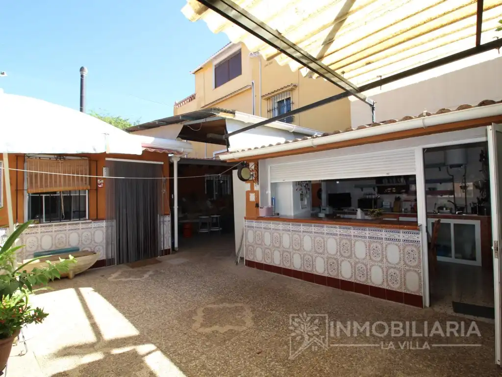 Casa o xalet en venda en Alhaurín de la Torre amb Aire condicionat, Forn i Rentadora