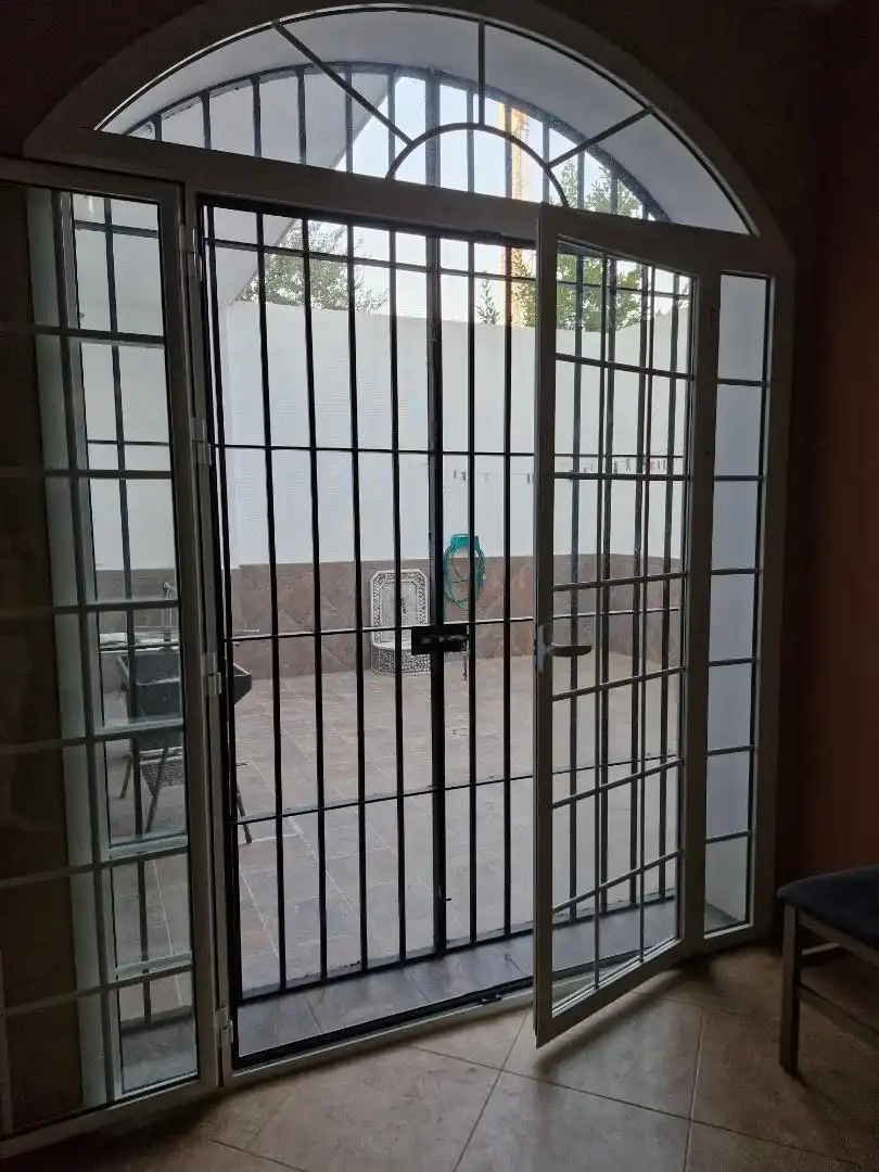 Casa adosada en venta en Calle Pablo Iglesias, Brenes