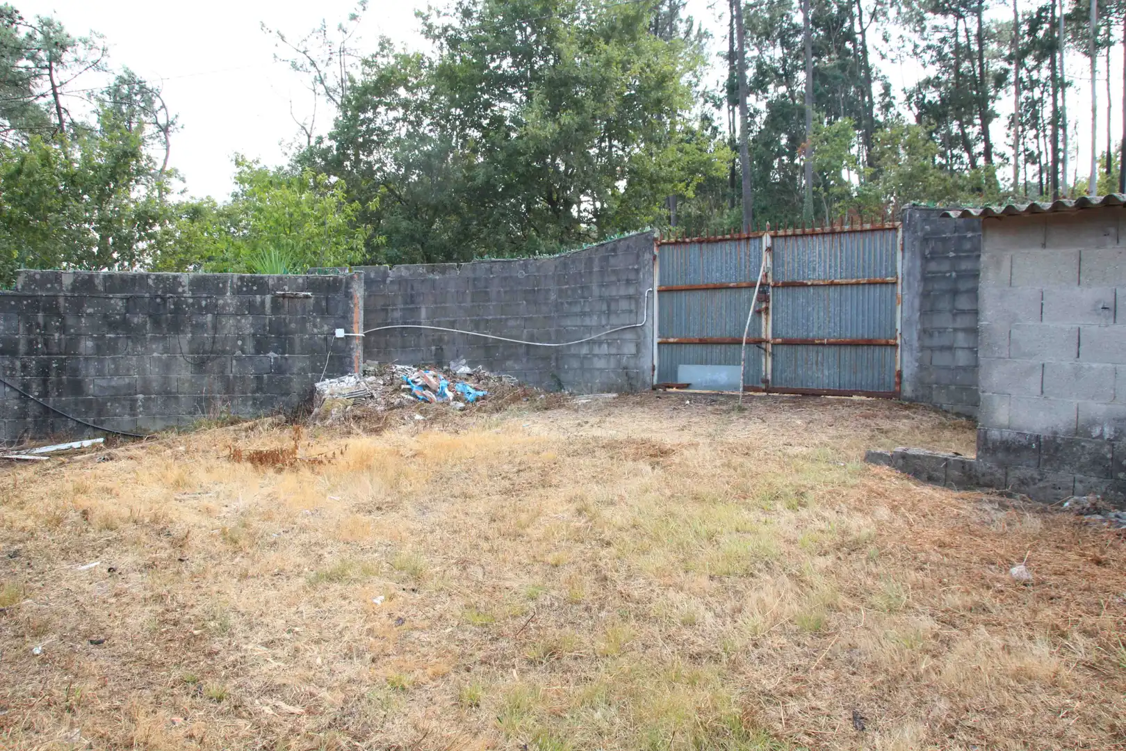 Nave industrial en venta en Brión