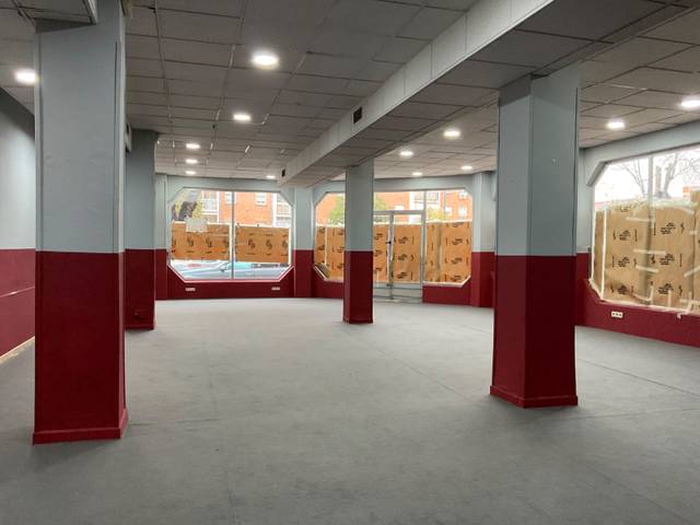 Local comercial en Alquiler en Caballería Española