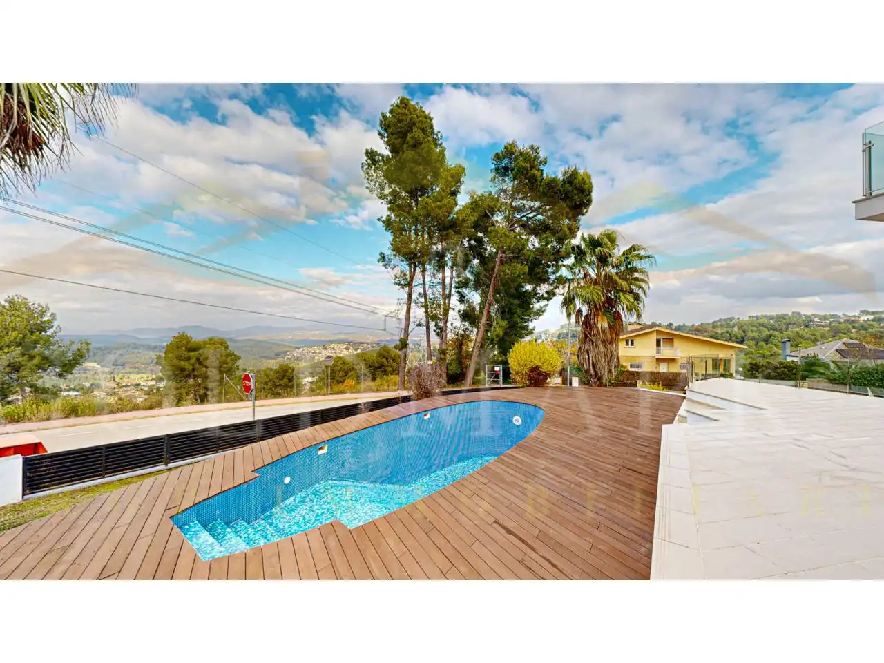Piscina de Casa o xalet en venda en Corbera de Llobregat amb Aire condicionat, Calefacció i Jardí privat