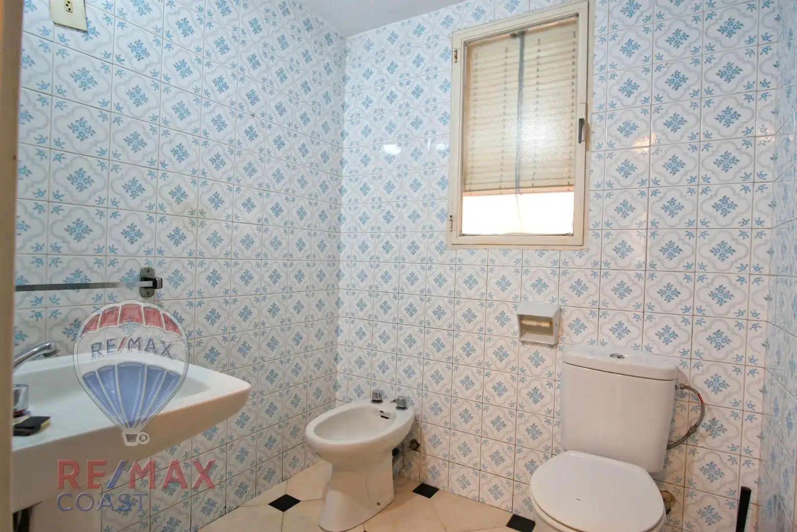 Baño de Piso en venta en Málaga con Terraza y Alarma