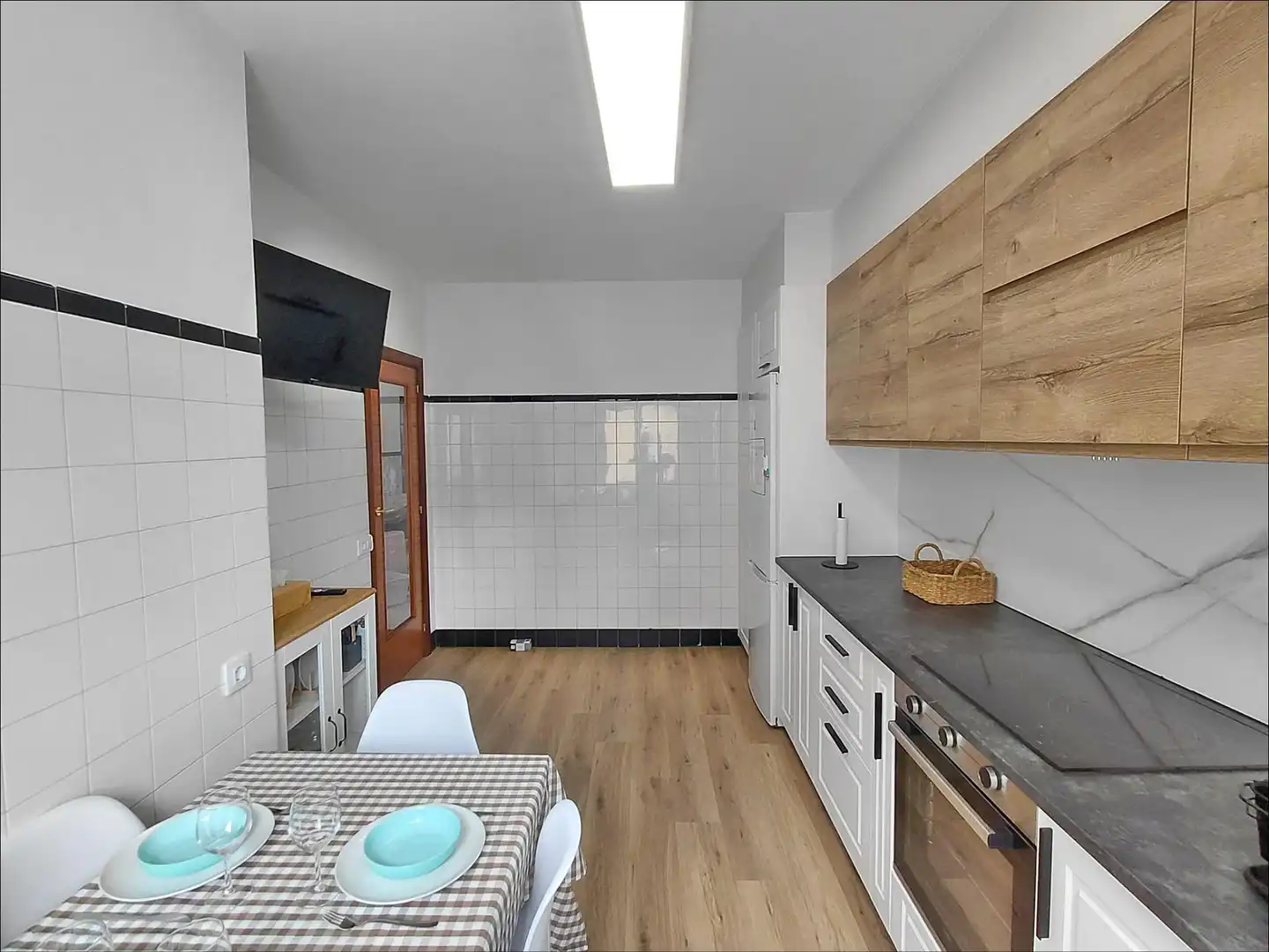 Cuina de Casa o xalet en venda en Vilagarcía de Arousa amb Calefacció, Terrassa i Traster