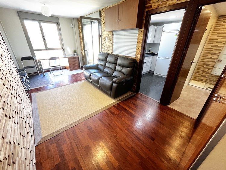 Living room of Attic to rent in  Madrid Capital  with Air Conditioner, Heating and Parquet flooring