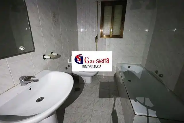 Bany de Casa o xalet en venda en Burujón amb Calefacció, Terrassa i Traster