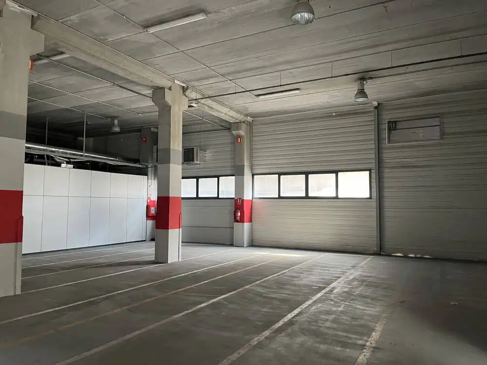 Industrial buildings for rent in Granvia LH