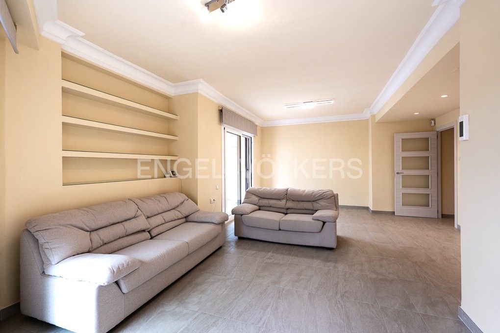 Sala d'estar de Apartament en venda en  Valencia Capital amb Aire condicionat, Calefacció i Balcó