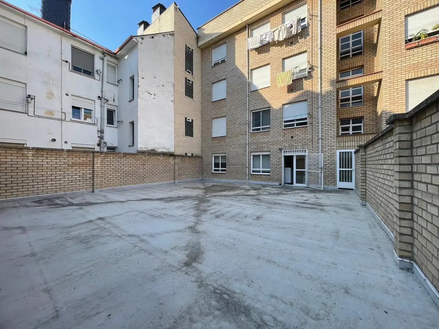 Exterior view of Flat for rent in Ponferrada  with Heating, Terrace and Storage room