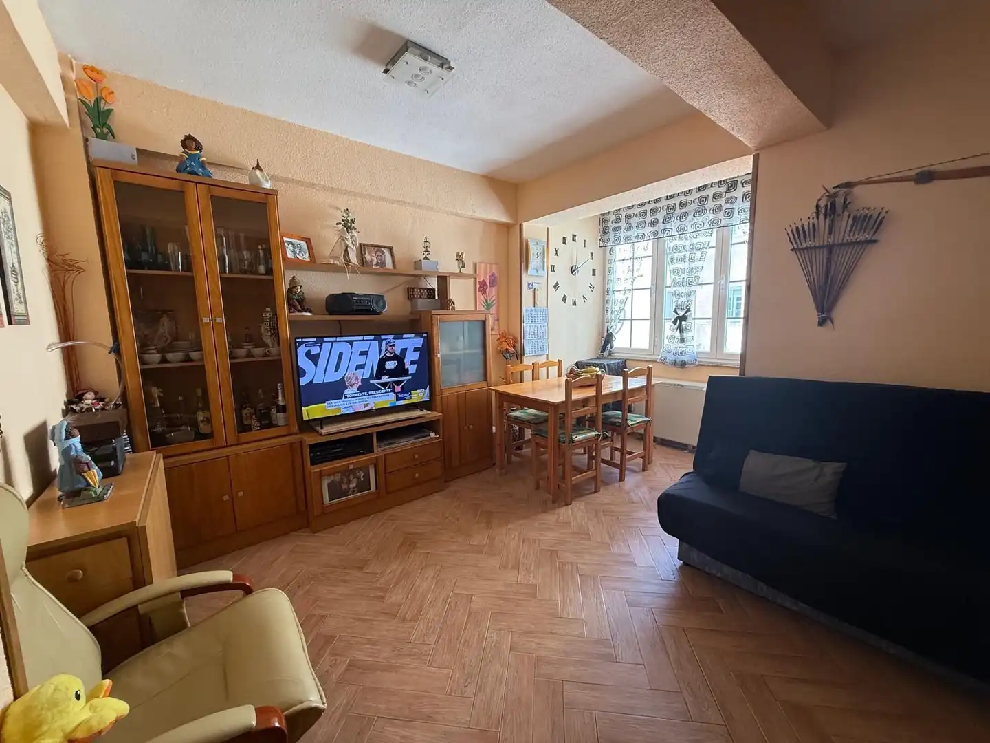 Sala d'estar de Pis en venda en Peñaranda de Bracamonte amb Calefacció i Moblat