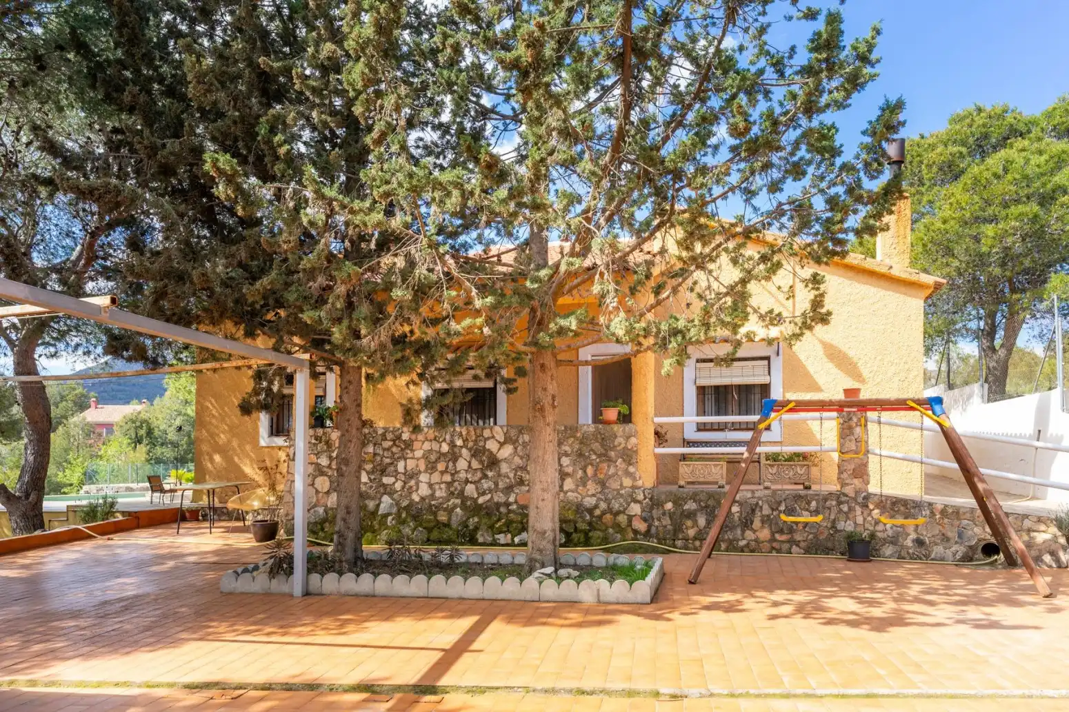 Vista exterior de Casa o xalet en venda en Mula amb Parquet, Terrassa i Moblat