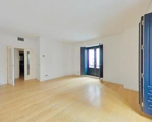 Sala d'estar de Pis en venda en  Madrid Capital amb Aire condicionat, Calefacció i Forn