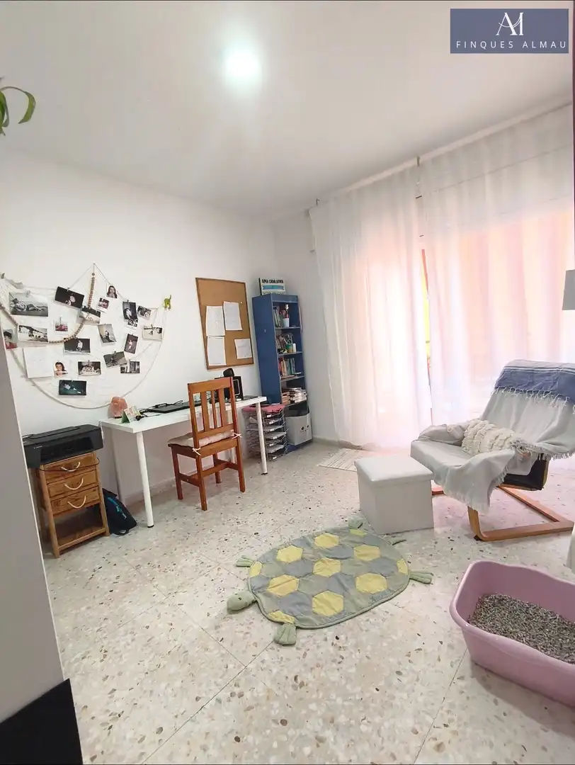 Piso en venta en Carrer ROGER DE LLURIA, 3, Les Roquetes