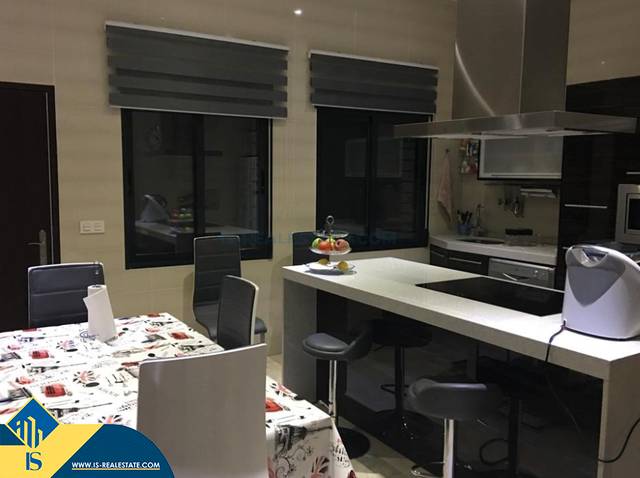 Casa-chalet en Venta en Pueblo Latino