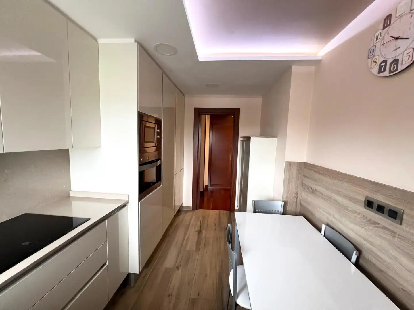 Flat for rent in Avenida CANTABRIA, Valdenoja