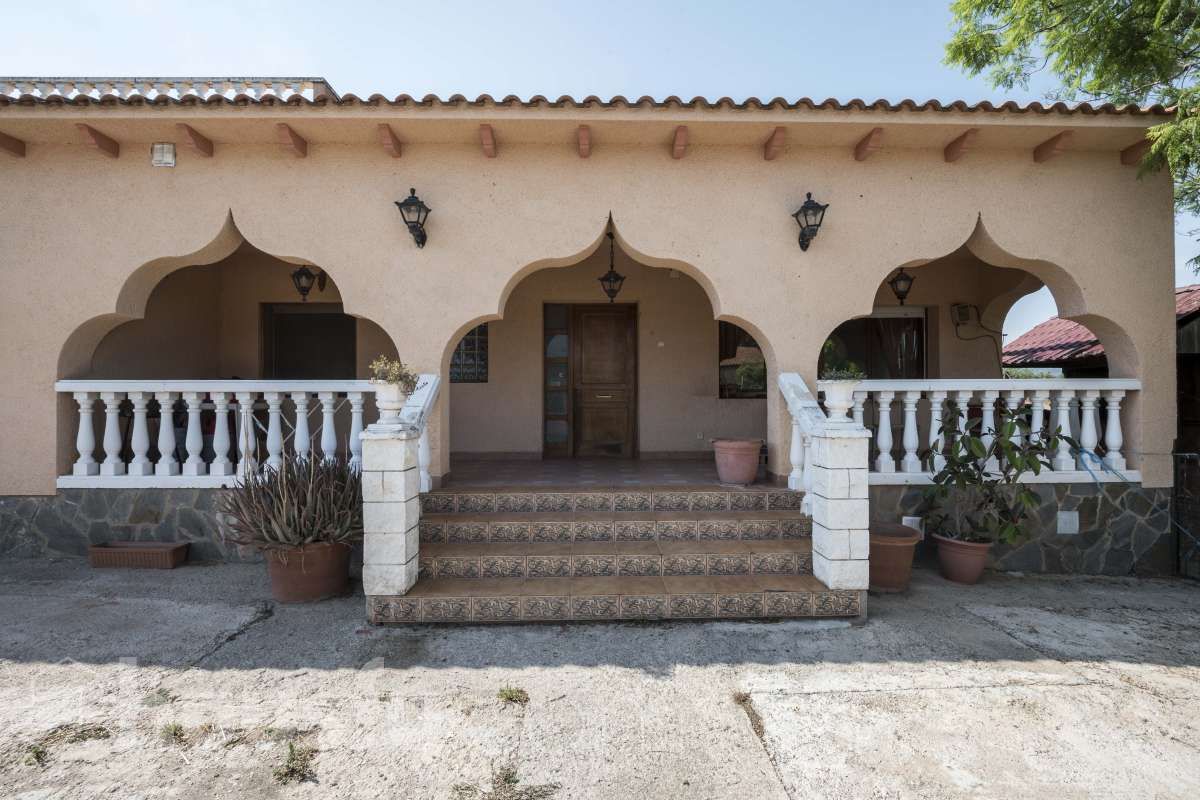 Vista exterior de Casa o xalet en venda en Llorenç del Penedès amb Jardí privat i Terrassa
