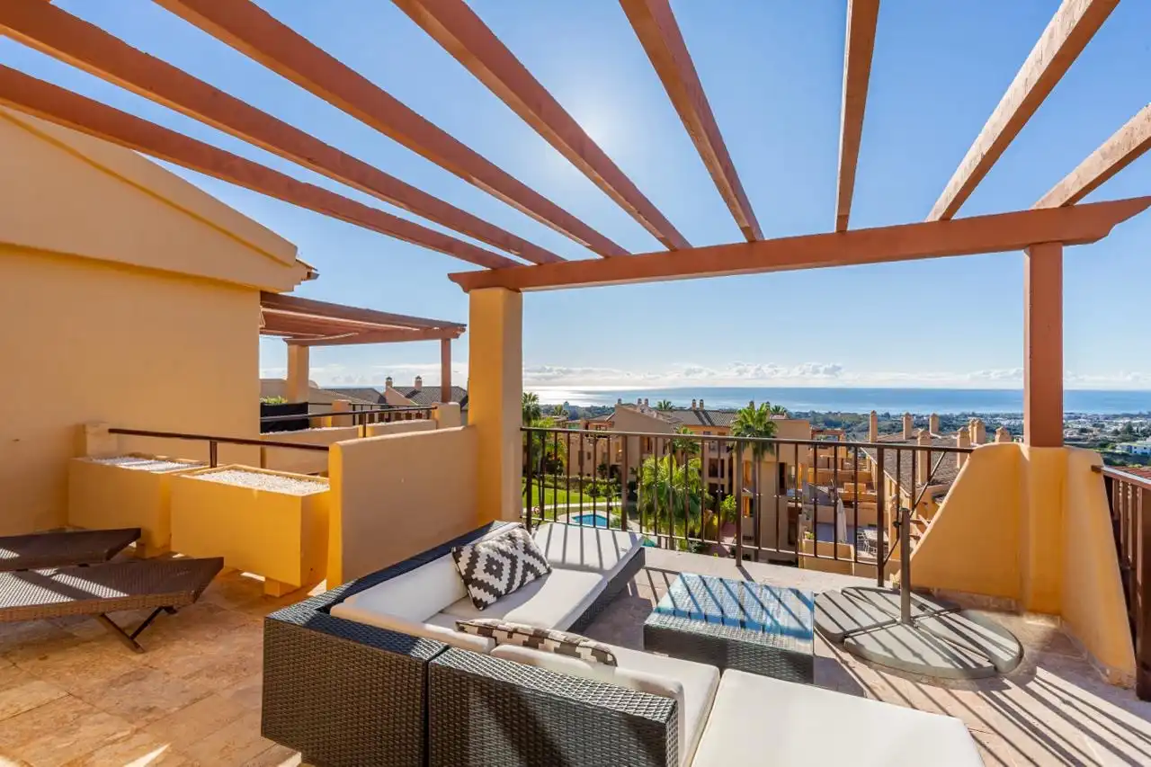 Ático con piscina en venta en El Paraíso, imagen 3