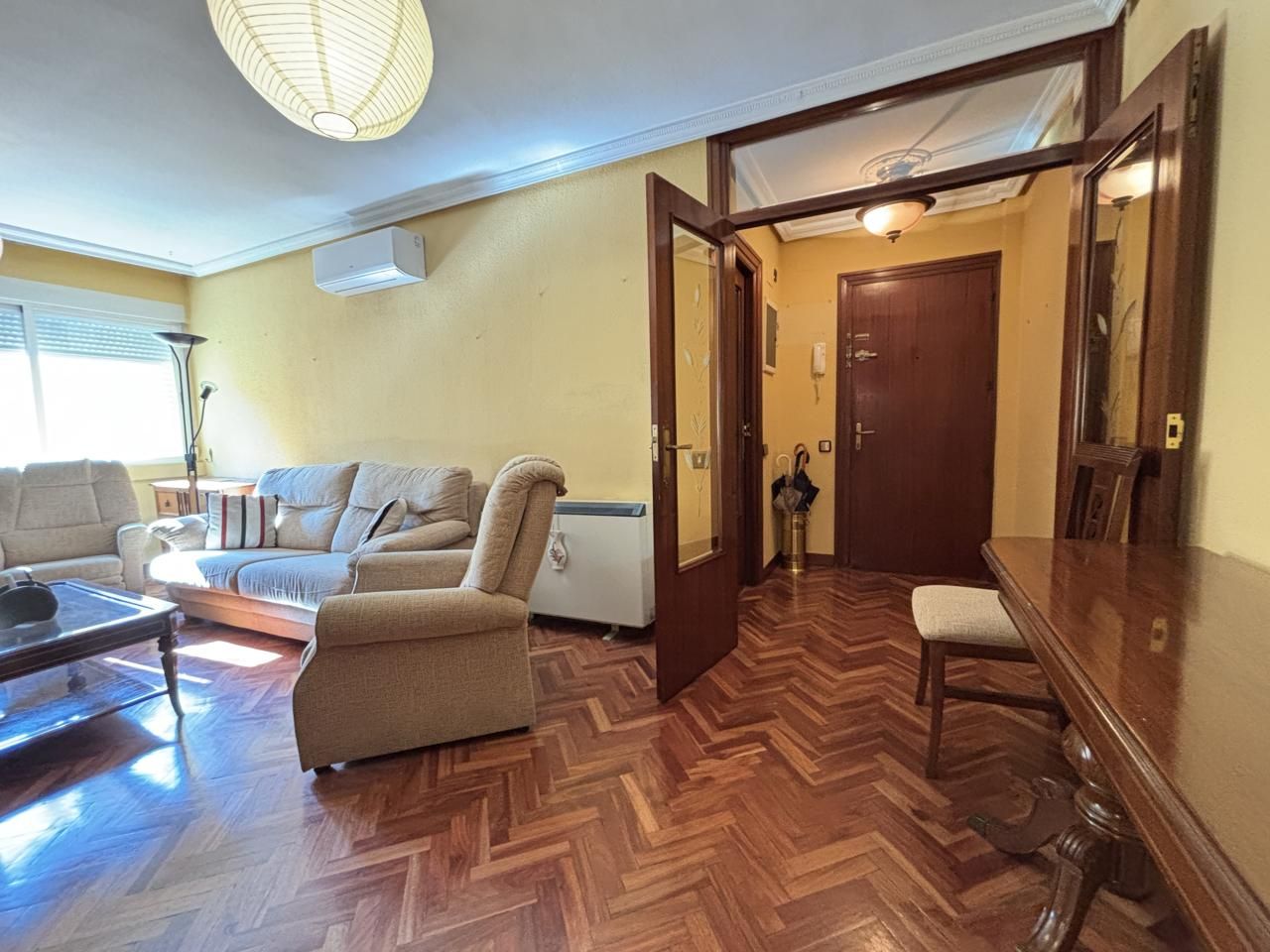 Living room of Flat to rent in  Madrid Capital  with Air Conditioner, Heating and Furnished