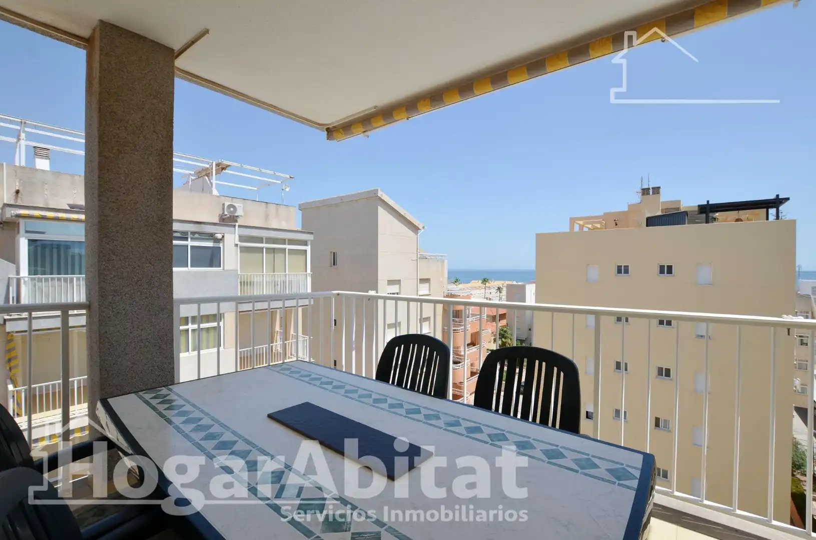 Vista exterior de Àtic en venda en Daimús amb Aire condicionat, Calefacció i Terrassa