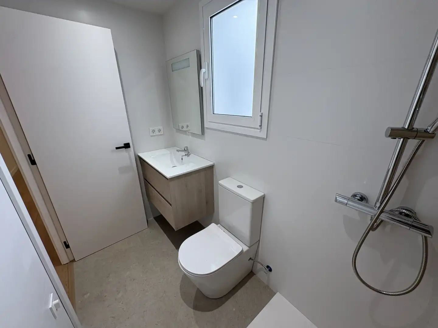 Baño de Piso en venta en Sabadell con Aire acondicionado, Calefacción y Parquet