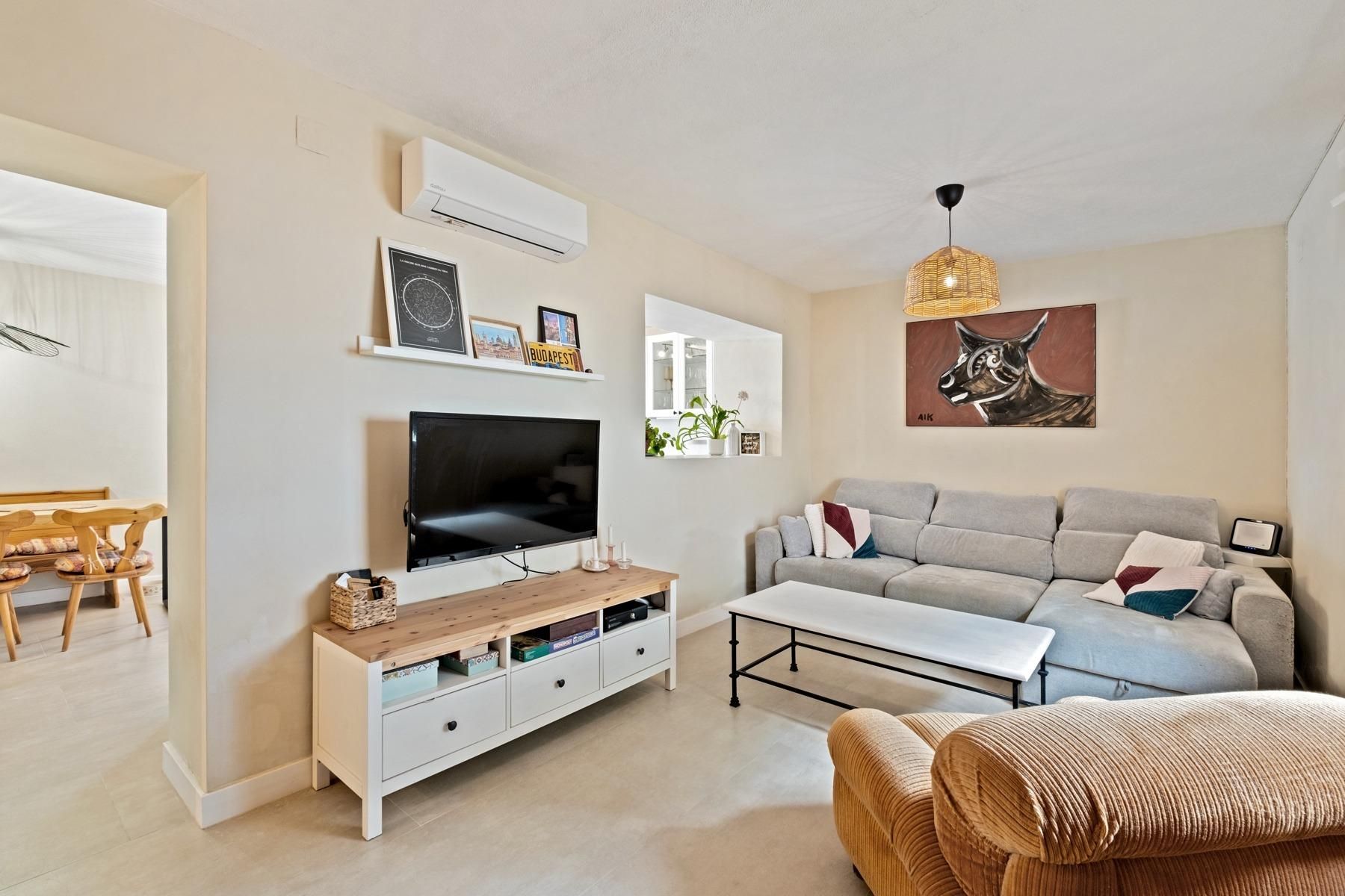 Sala d'estar de Casa o xalet en venda en Cártama amb Terrassa