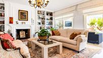 Living room of Single-family semi-detached for sale in Marbella  with Air Conditioner, Heating and Private garden