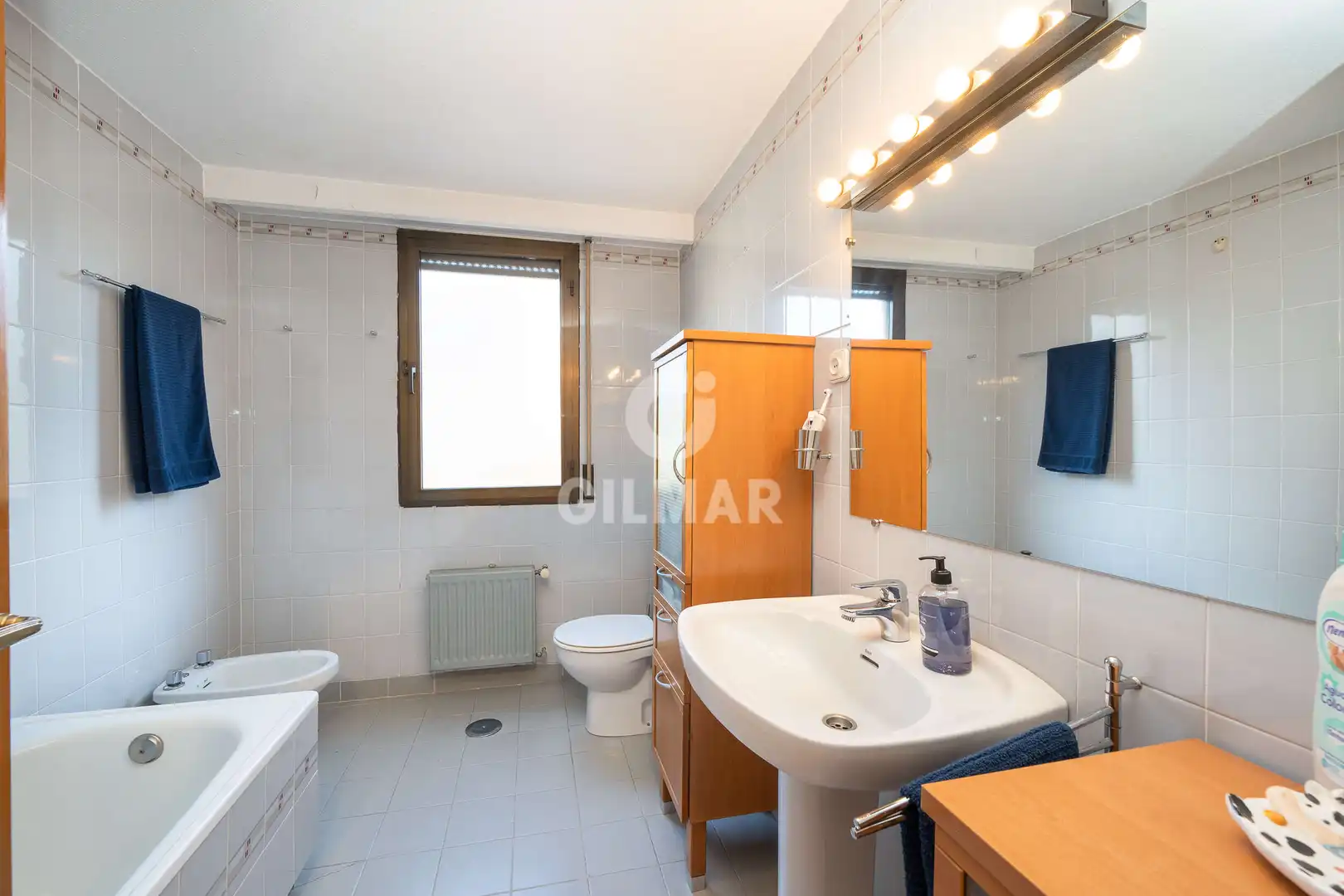 Bathroom of Flat for sale in Madrid  with Heating, Private garden and Storage room